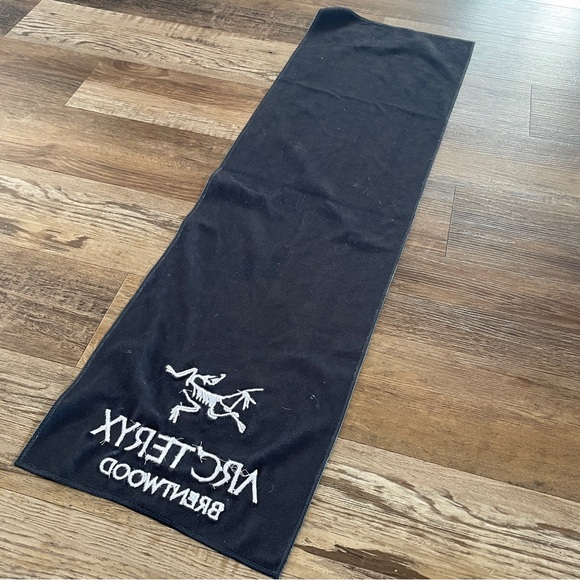 Arc’teryx Brentwood workout towel New - Picture 2 of 5
